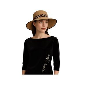 Outfit JPR size medium embroidered black velvet top